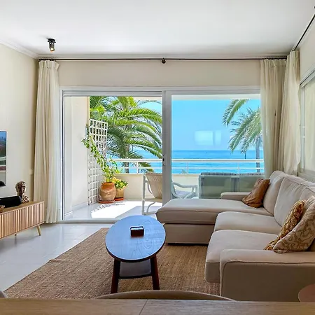 Front By Hello Homes شقة *