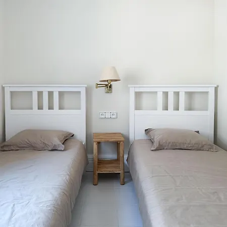 Front By Hello Homes شقة *